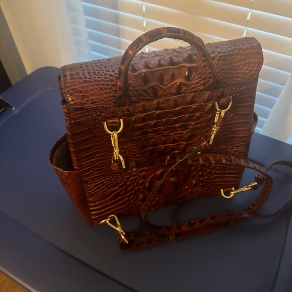 Handbag - Picture 2 of 3